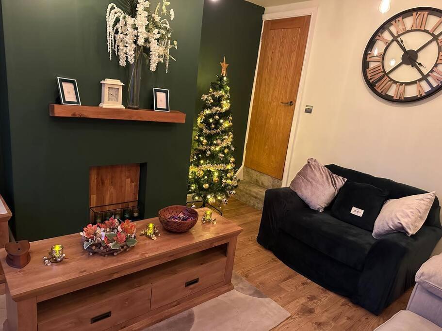 Quaint 1 Bedroom Cottage In Pudsey, Leeds Bagian luar foto