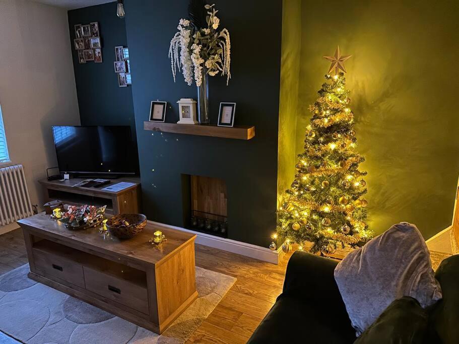 Quaint 1 Bedroom Cottage In Pudsey, Leeds Bagian luar foto